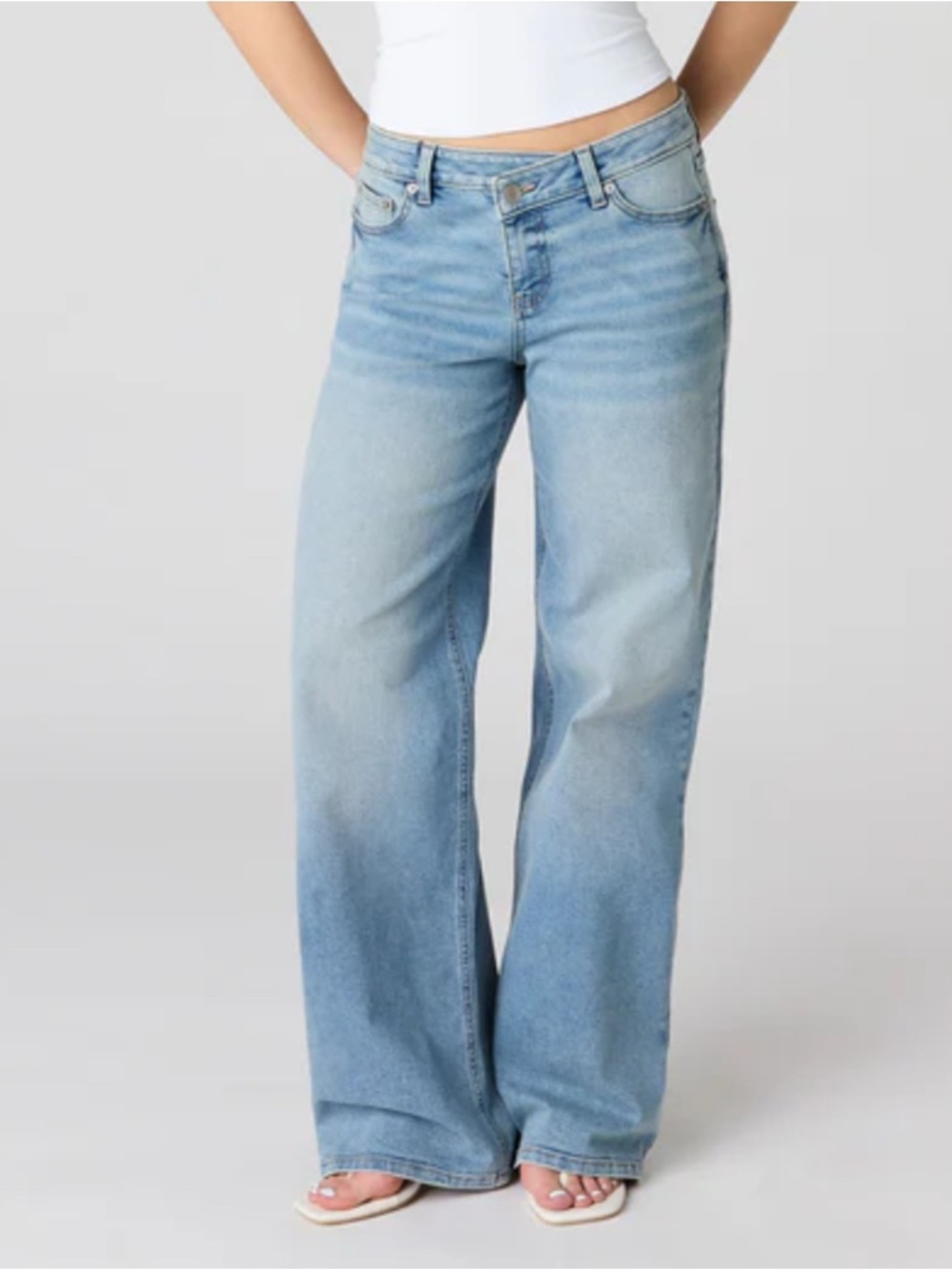 Light Blue Skater Jeans Size 01 Length 32 Baggy Fit